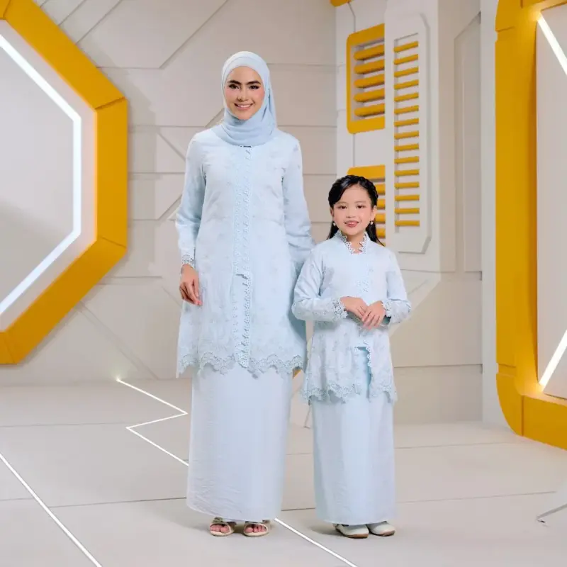 Dewi - Icy Blue