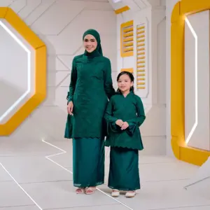 Luna - Emerald Green